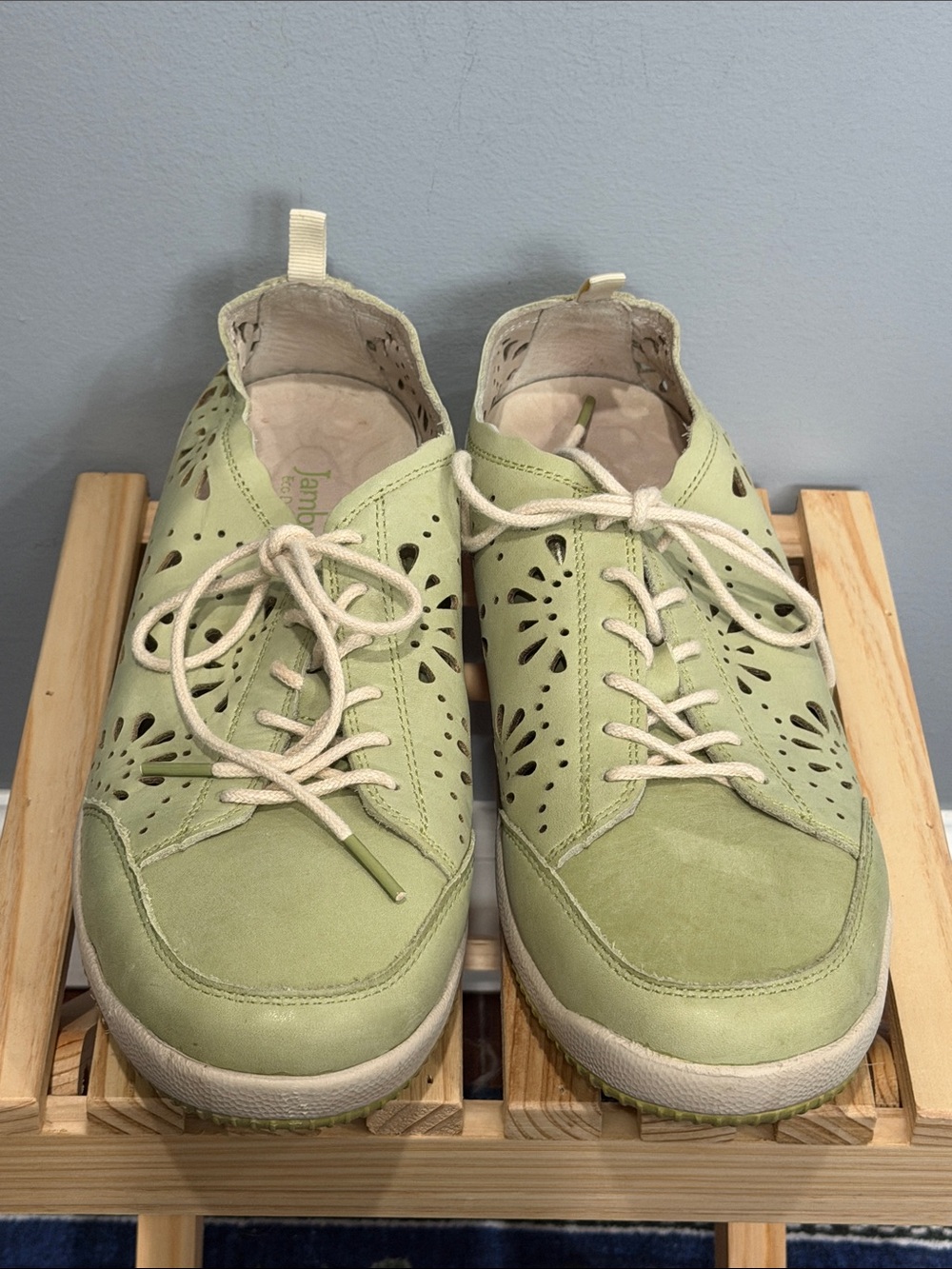 Jambu Mint Green Leather Cutout Sneakers Shoes Size 9